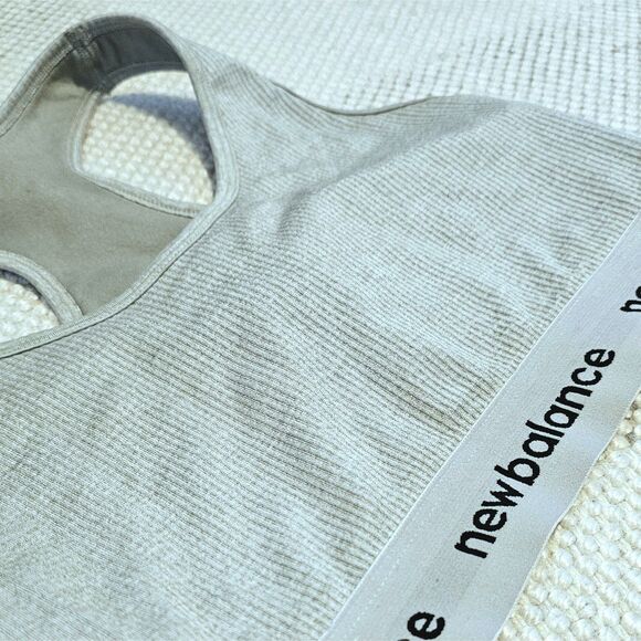 New Balance Ribbed Sports Bra - Picture 4 of 7